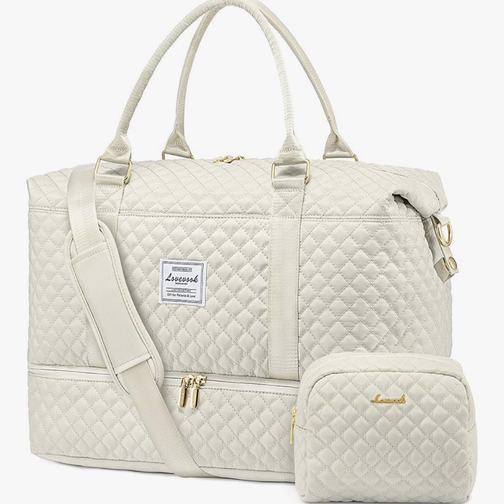 Elegant Quilted Travel Bag with Sleeve